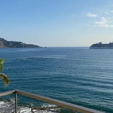 La Mansarda Apartmán Giardini Naxos